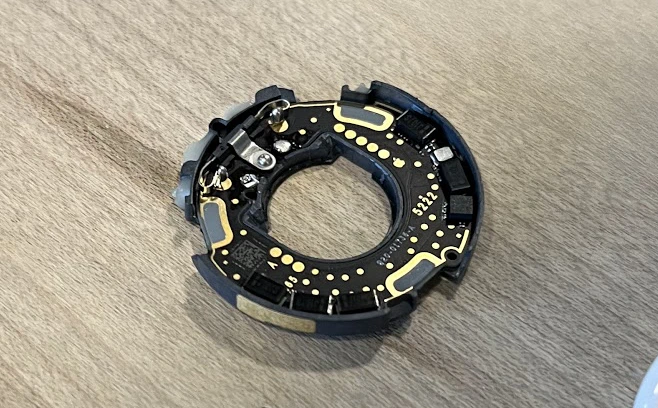 AirTag main PCB removed